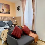 Apartmán Bright In Center Butte Aux Cailles Metro 7 & 14 *