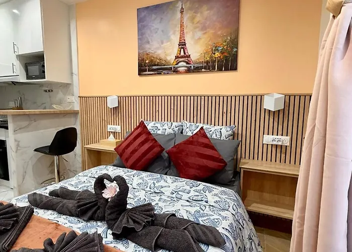 Bright In Center Butte Aux Cailles Metro 7 & 14