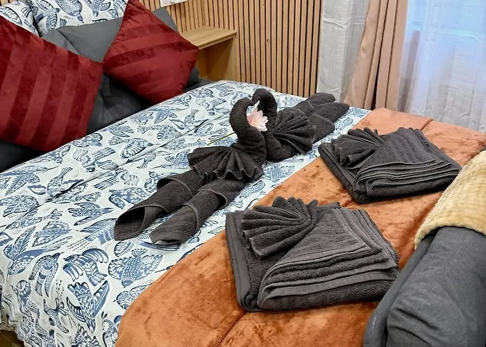 Bright In Center Butte Aux Cailles Metro 7 & 14