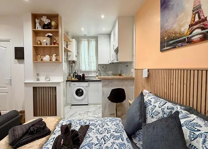 Bright In Center Butte Aux Cailles Metro 7 & 14 *