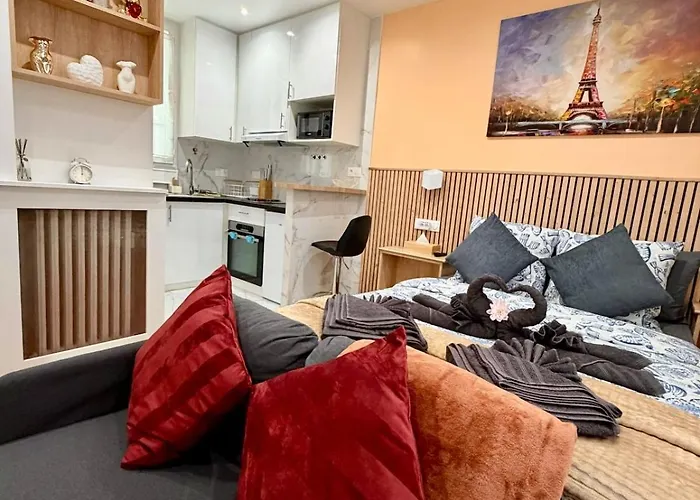 Bright In Center Butte Aux Cailles Metro 7 & 14 *