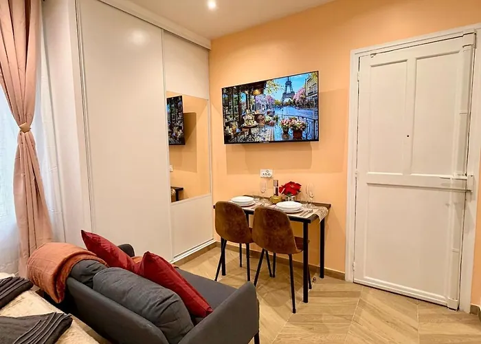 Bright In Center Butte Aux Cailles Metro 7 & 14 *